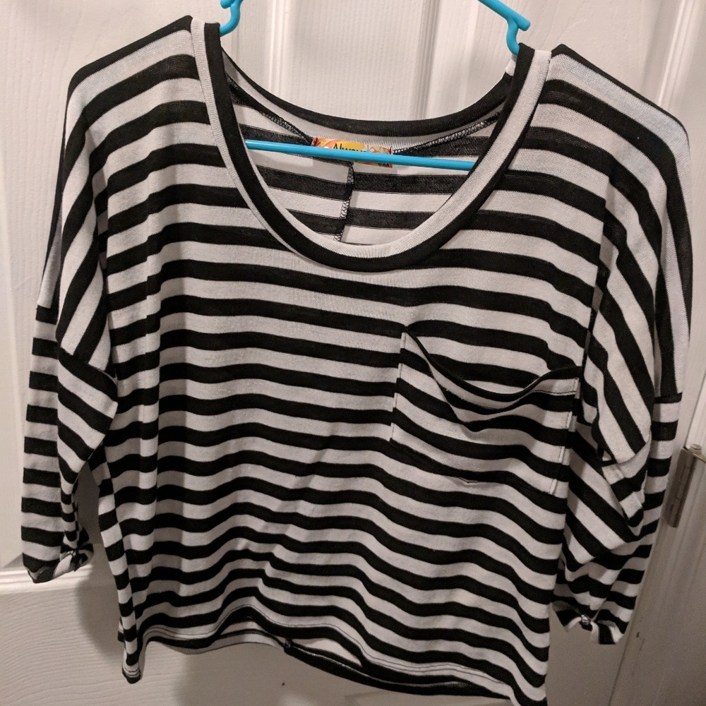Striped Black and White Boxy Crop Tpp